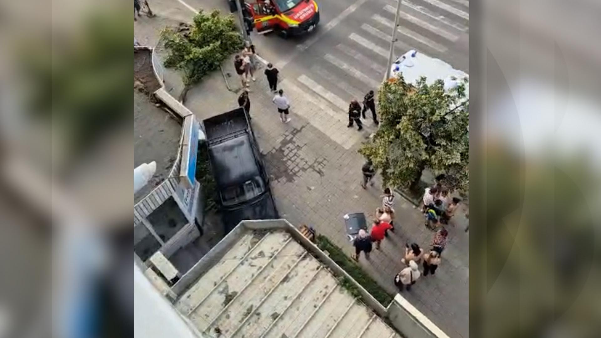 ANIMAŢIE. Femeie, strivită pe o bancă din Tulcea, de un şofer care a evitat să intre în maşina din faţă