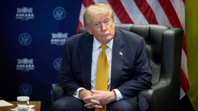 Trump gafează grav şi acuză "Republica Islamică Japonia" că a bombardat un portavion american
