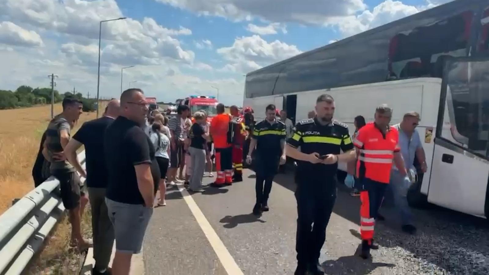 12 răniți, după ce ce un autocar şi un TIR s-au ciocnit în Călărași. A fost activat Planul Roşu de intervenţie
