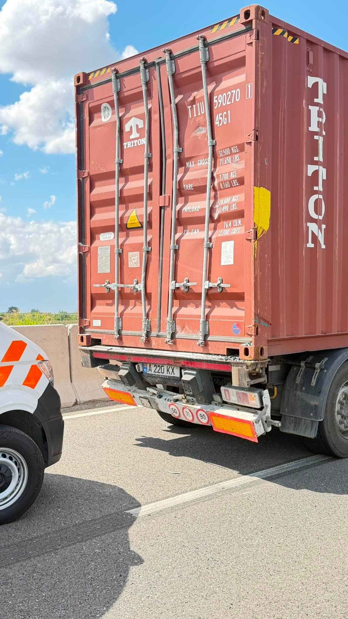 12 răniți, după ce ce un autocar şi un TIR s-au ciocnit în Călărași. A fost activat Planul Roşu de intervenţie
