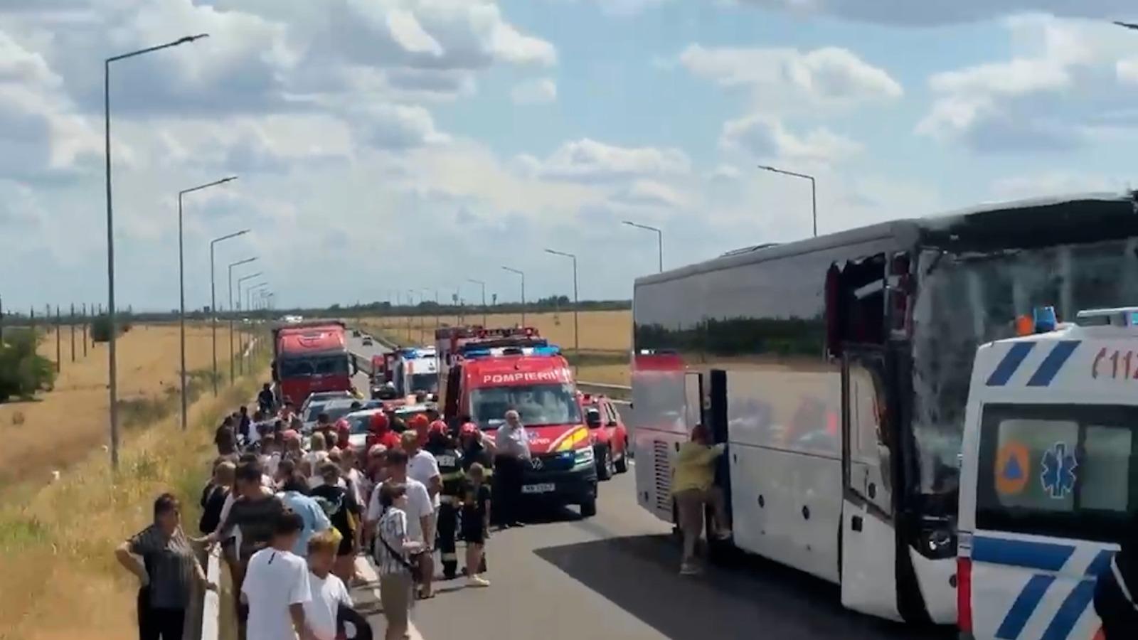 12 răniți, după ce ce un autocar şi un TIR s-au ciocnit în Călărași. A fost activat Planul Roşu de intervenţie