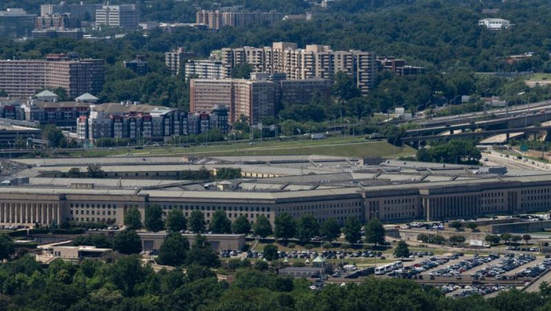 Pentagonul pune presiune pe companiile de apărare pentru a crește rapid producția de armament în SUA
