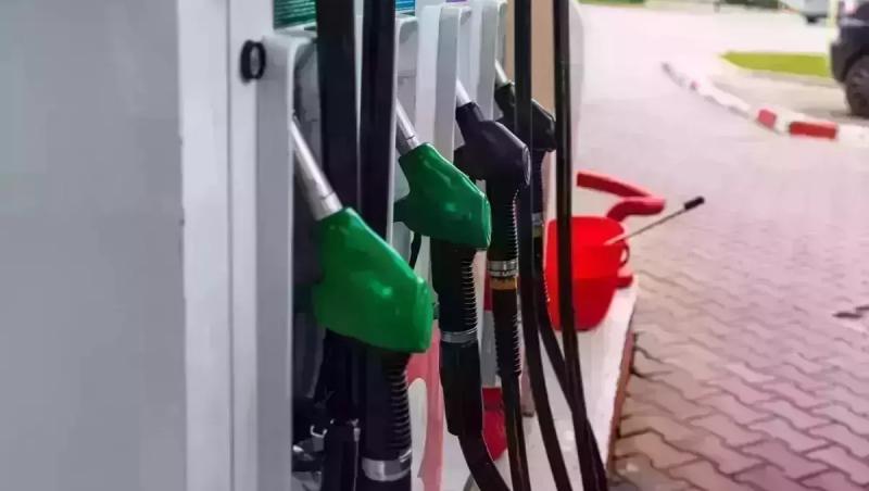 Preţurile la carburanţi sunt în scădere, faţă de cele afişate la sfârşitul săptămânii trecute