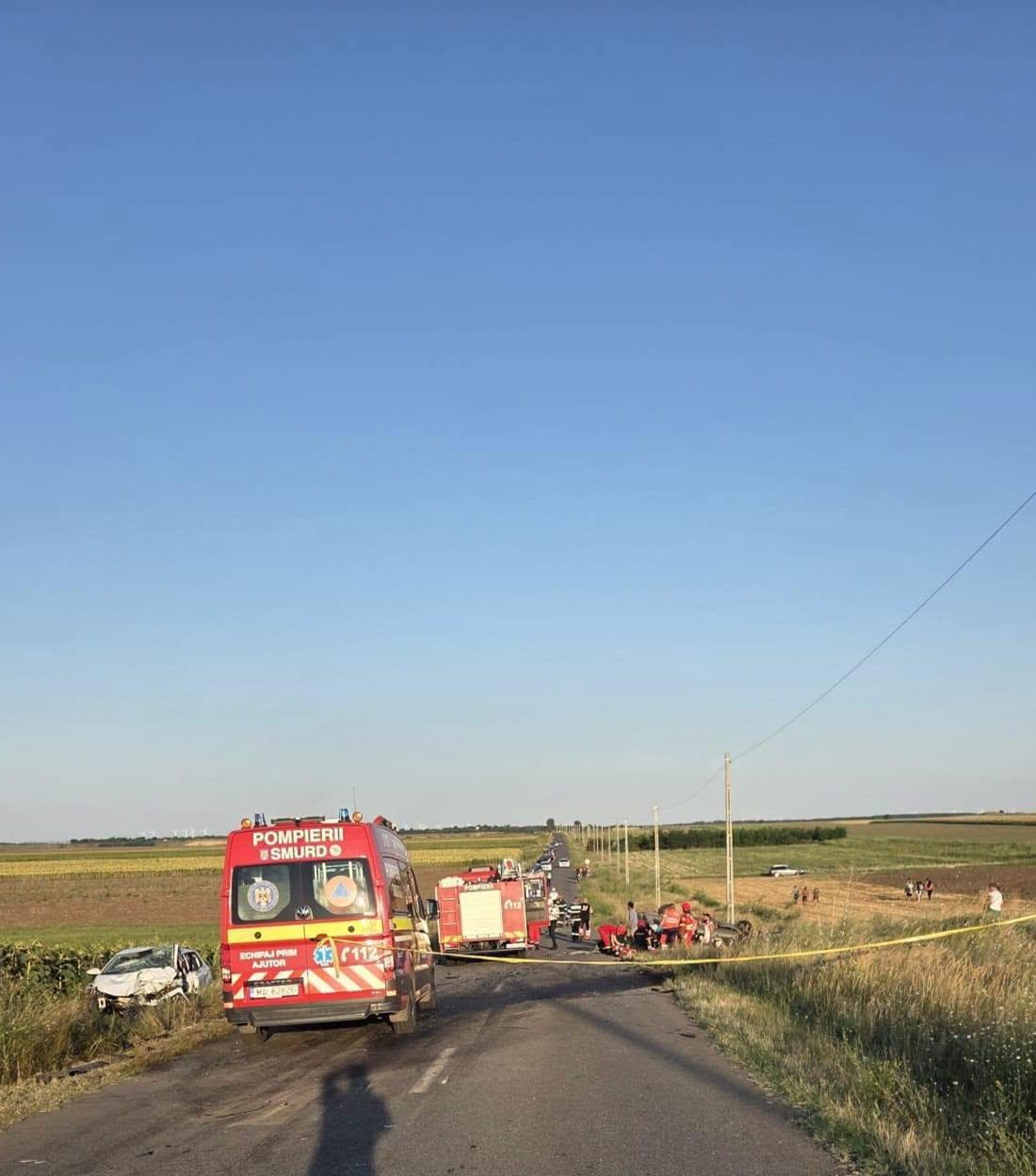 Doi morți, după ce un șofer a forțat depășirea pe un drum în Brăila