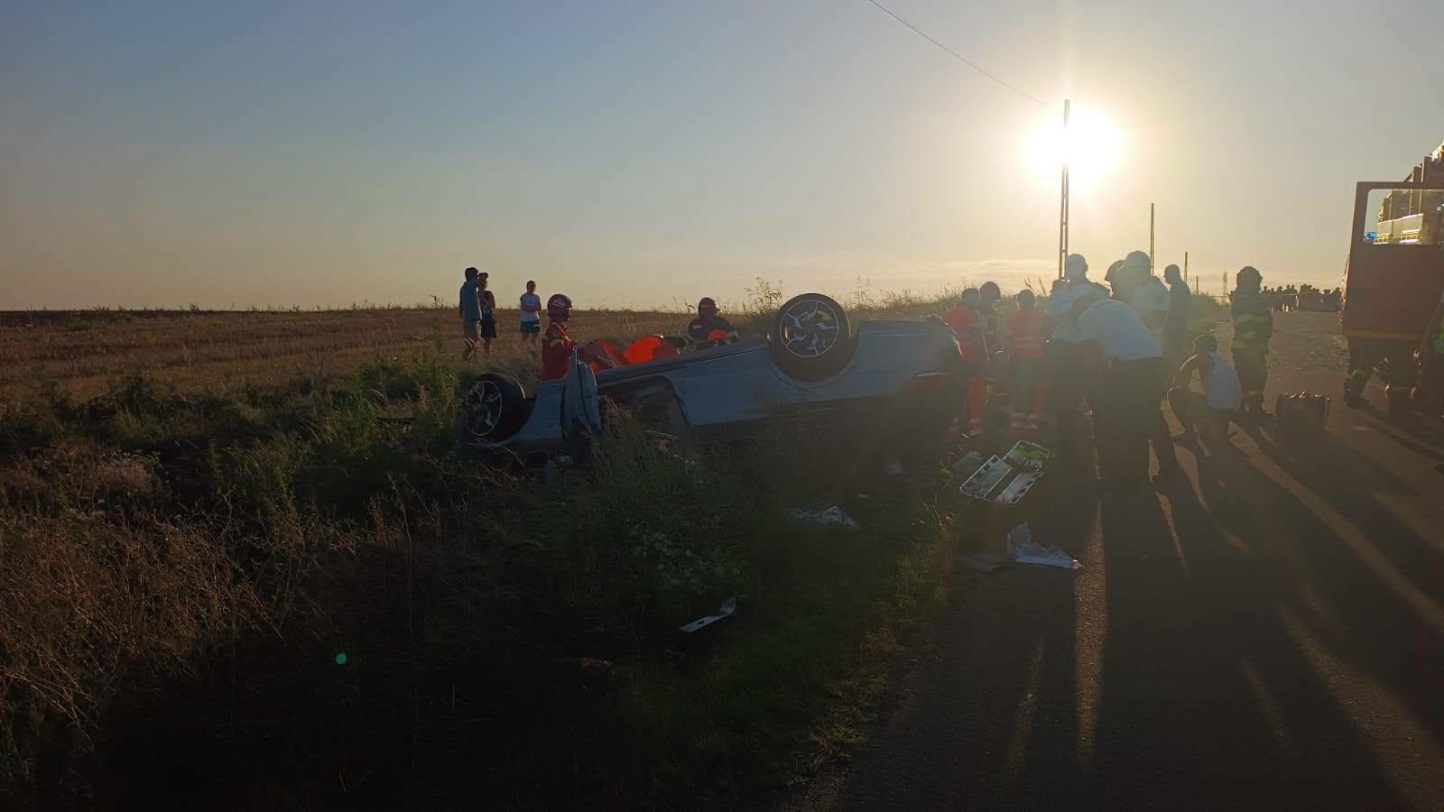 Doi morți, după ce un șofer a forțat depășirea pe un drum în Brăila