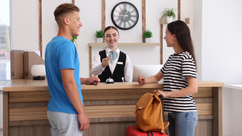 Sunt hotelurile "doar pentru adulți" o formă de discriminare? Dezbaterea care a împărțit Spania în două