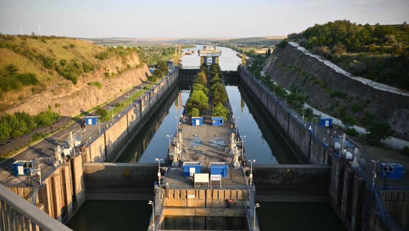 O imagine cu centrala nuclearoelectrică de la Cernavodă, în timp ce debitul scăzut al Dunării a crescut riscul opririi ambelor reactoare aflate în funcțiune, în Cernavodă, Constanța, România, pe 4 august 2026.