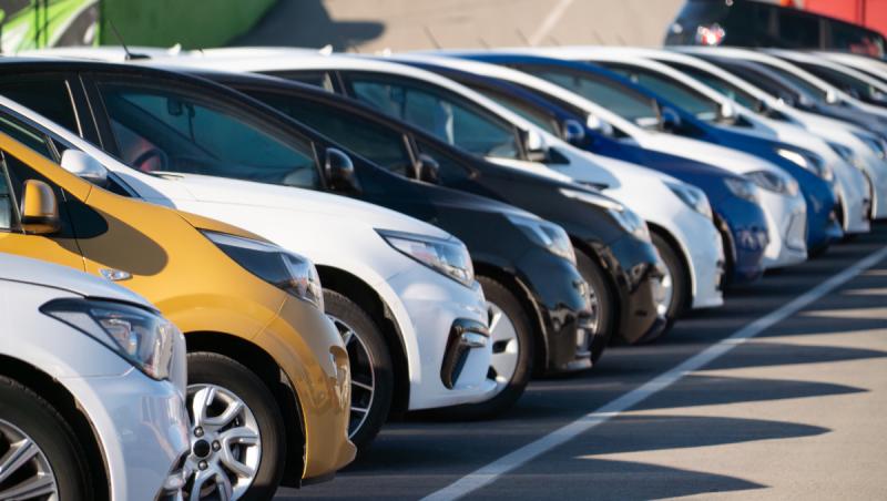 Piața auto din România, în scădere. Înmatriculările de mașini noi au scăzut cu 28% faţă de anul trecut