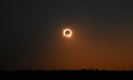 Cum s-a văzut eclipsa de soare în Europa. Unii au călătorit mii de km să o vadă: "A meritat să conduc 2700 km"