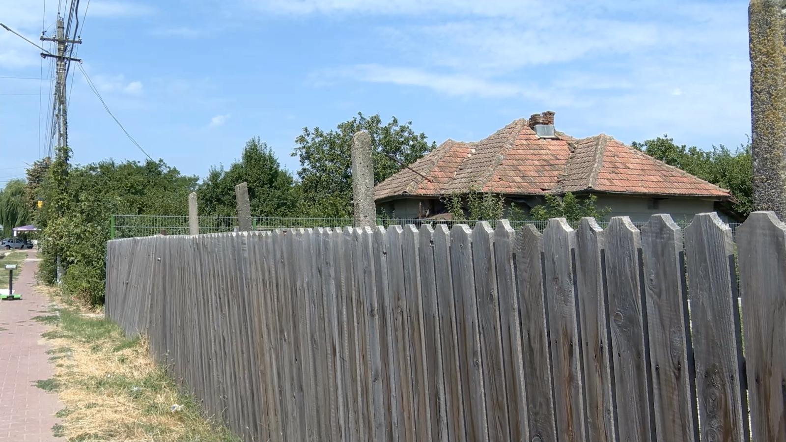 "Strigoii" bântuie de două nopți un sat din Buzău. Oamenii nu mai dorm de frică: "Se sperie și câinii"
