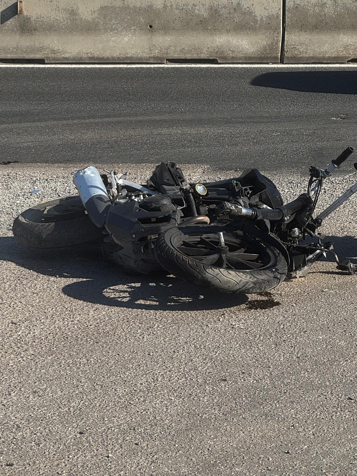 Un adolescent de 17 ani a murit, după ce a intrat cu motocicleta într-o autoutilitară parcată în Constanța