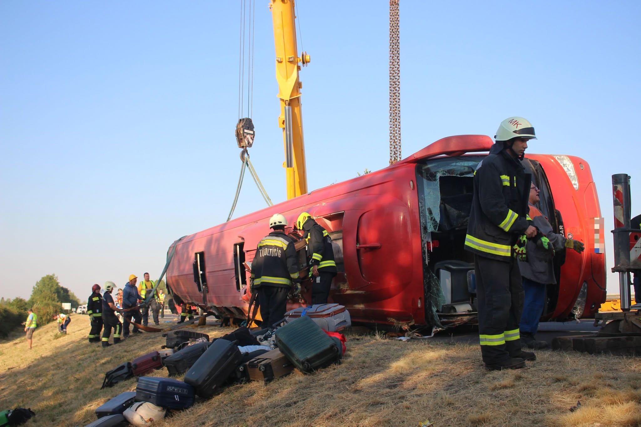 12 morţi, după ce un autocar plin cu călători s-a răsturnat într-un şanţ, în Ungaria