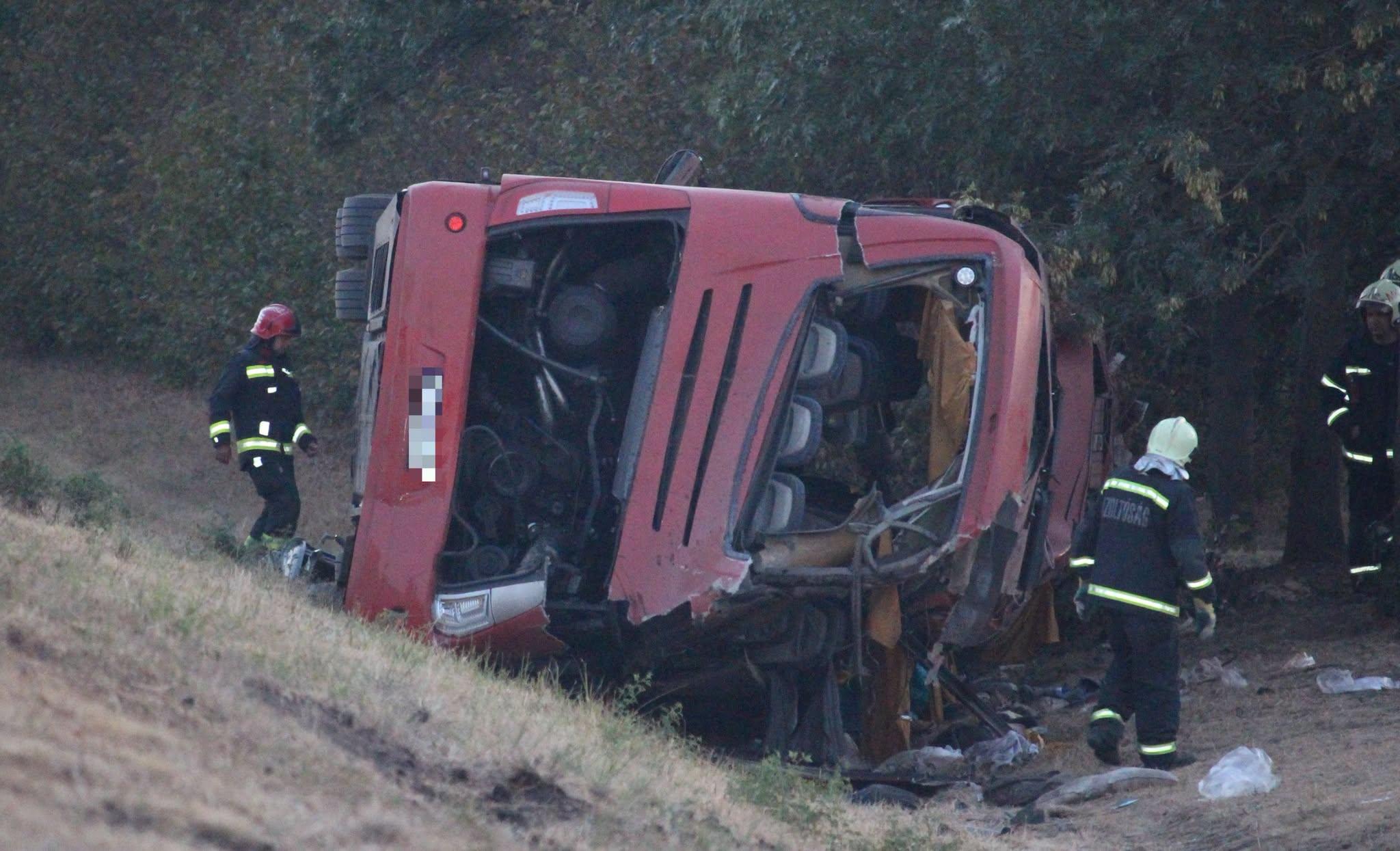 12 morţi, după ce un autocar plin cu călători s-a răsturnat într-un şanţ, în Ungaria