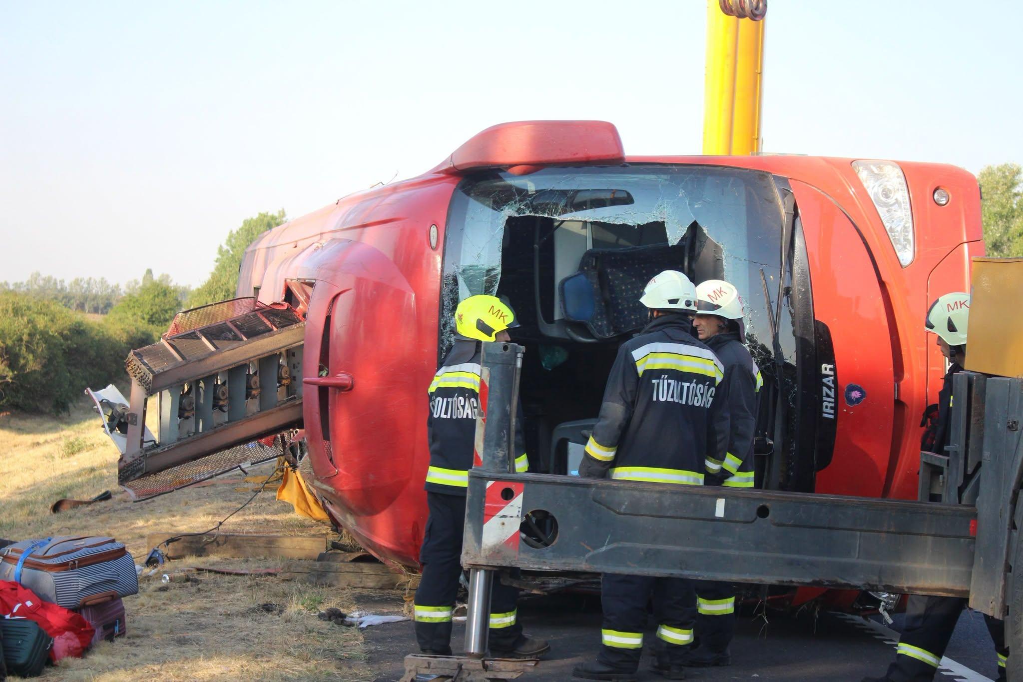 12 morţi, după ce un autocar plin cu călători s-a răsturnat într-un şanţ, în Ungaria