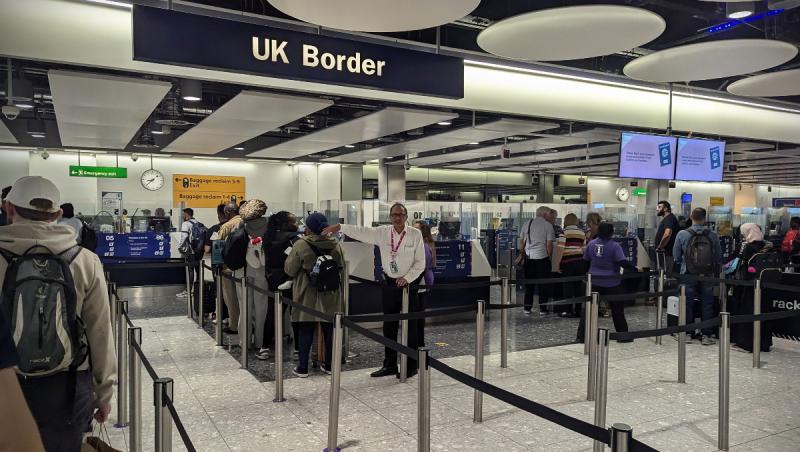 Un partid din UK vrea să nu mai dea ajutoare sociale străinilor. Sunt vizaţi cetăţenii UE, rezidenți legali