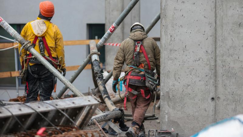 România are tot mai puține locuri de muncă vacante. Aproape 5.000 de posturi au dispărut doar într-un an