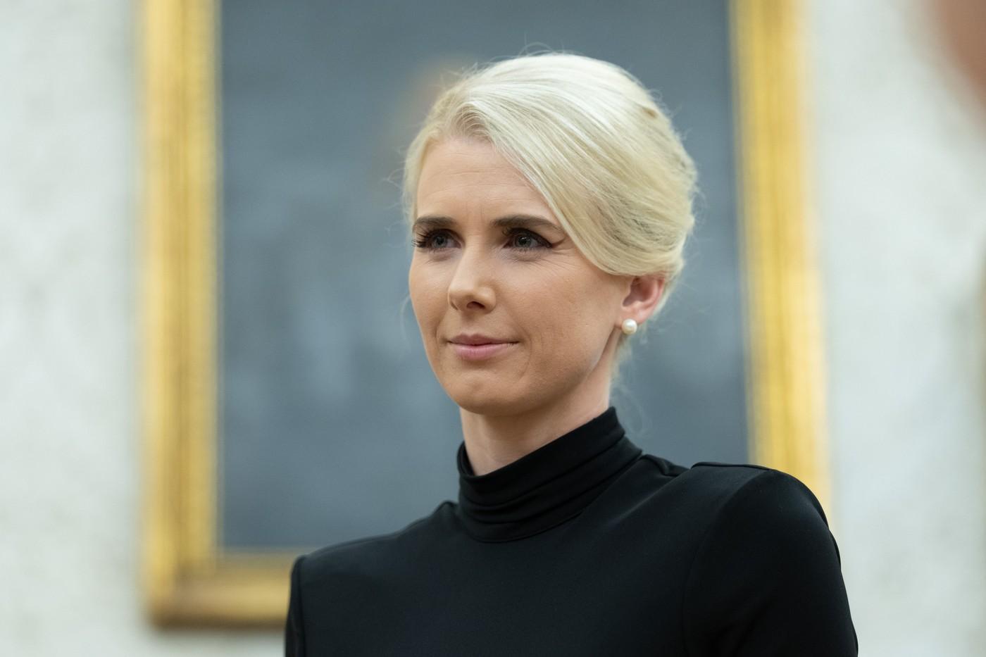 Cine este Natalie Harp, asistenta care îi scrie postările lui Trump. S-a urcat în portbagaj să îi fie alături