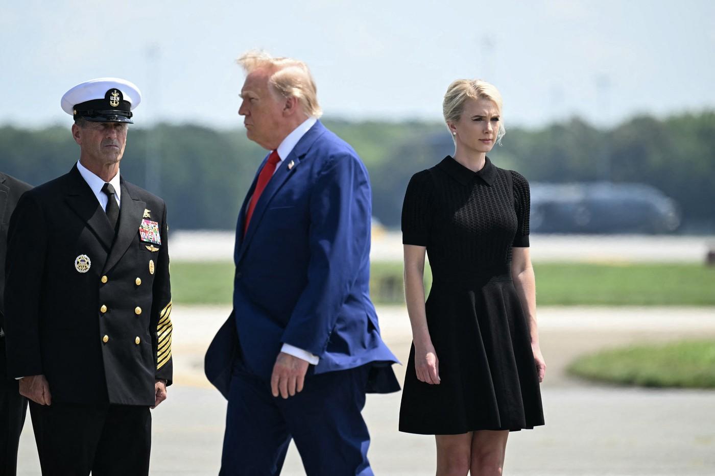 Cine este Natalie Harp, asistenta care îi scrie postările lui Trump. S-a urcat în portbagaj să îi fie alături
