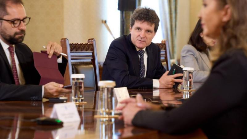 Noi negocieri, astăzi, la Cotroceni, pe Legea salarizării. 8 mld. lei, bugetul maxim acceptat de Bruxelles