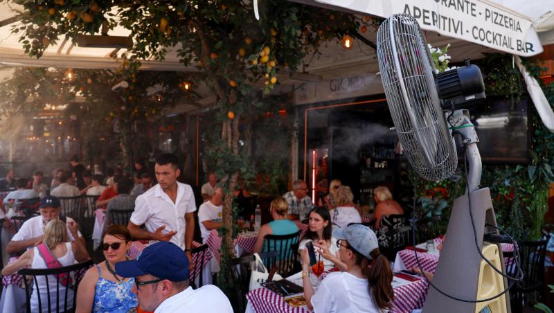 Restaurantele din Italia caută mii de anjajaţi în plin sezon. Unele salarii ajung la peste 2.000 de euro net