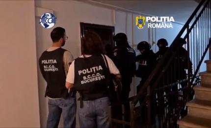 O minoră ar fi fost exploatată sexual de la doar 11 ani de doi bucureșteni. Suspecții, reținuți de DIICOT