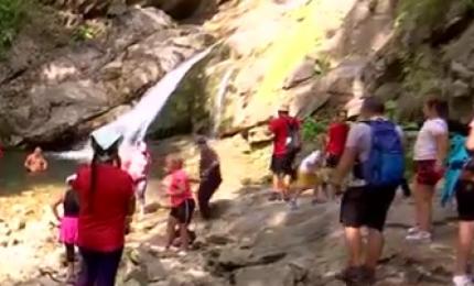 Locul din România unde turiștii stau cu geaca pe ei, în timp ce orașele fierb la 38 de grade