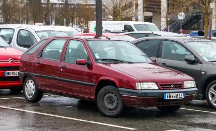 Satul în care toţi localnicii folosesc acelaşi Citroen din '96. Se programează pe Telegram