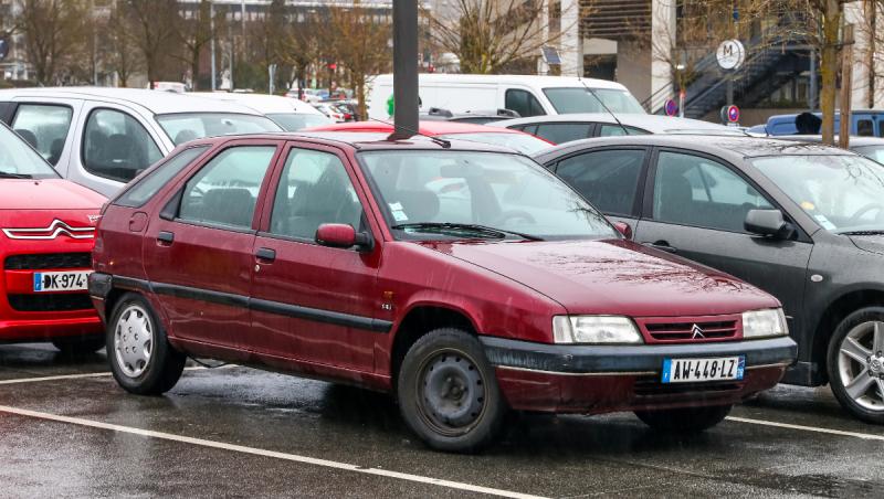 Satul în care toţi localnicii folosesc acelaşi Citroen din '96. Se programează pe Telegram