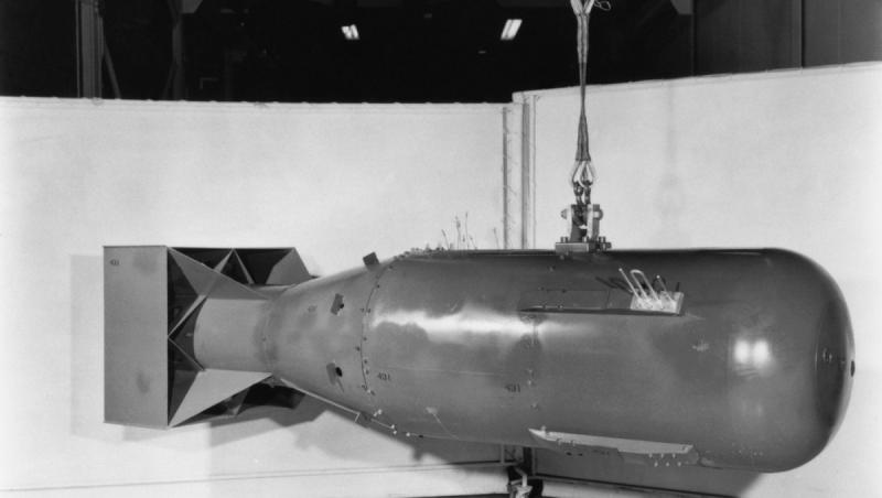 Pe 6 august 1945, bombardierul american Enola Gay a lansat prima bombă atomică, denumită Little Boy, asupra orașului japonez Hiroshima