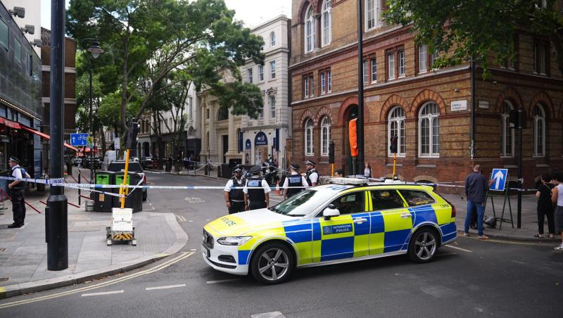 Mai multe persoane, înjunghiate în Covent Garden, în centrul Londrei. O femeie a fost arestată