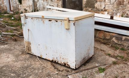 Şi-a ascuns tatăl mort în congelator timp de doi ani şi jumătate ca să îi încaseze pensia
