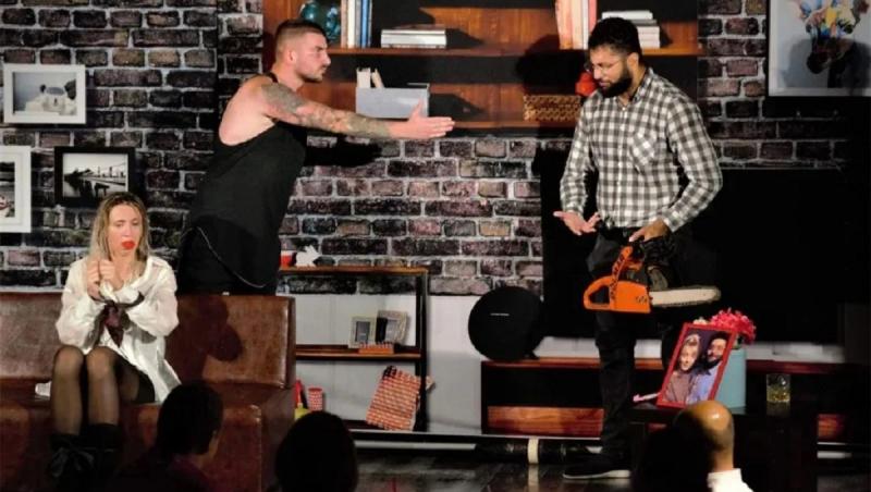 Piesa de teatru "O femeie împărţită la doi" se joacă sâmbătă, 8 august, la Teatrul Roşu din Bucureşti