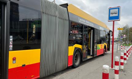 Pantalonii scurți erau interziși, așa că un șofer de autobuz a venit la muncă în fustă. Ce i-au făcut şefii