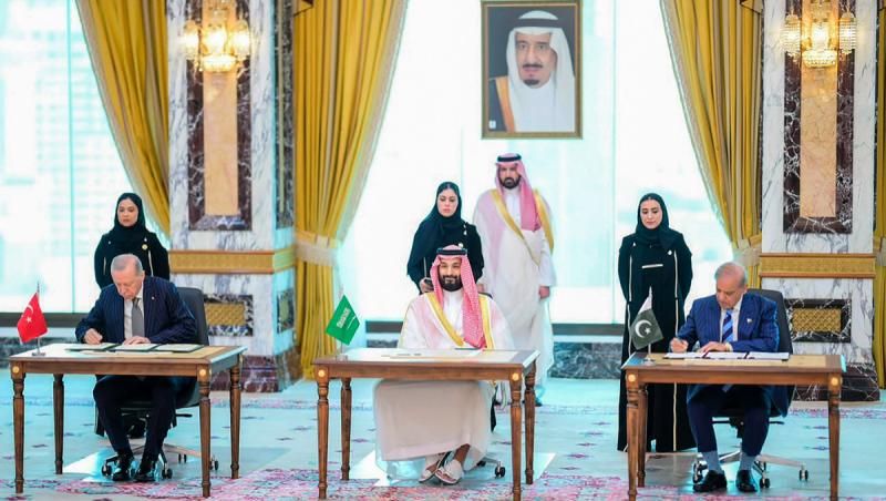 Arabia Saudită, Turcia şi Pakistan au semnat un acord de apărare reciprocă în plin război în Orientul Mijlociu