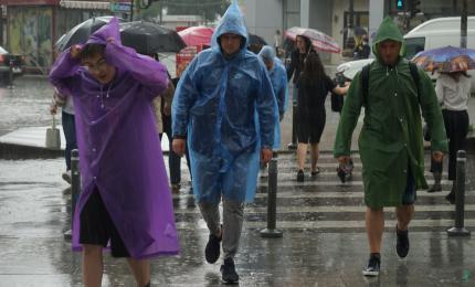 România, sub trei avertizări Cod galben. Vijelii de peste 80 km/h şi caniculă în mai multe regiuni