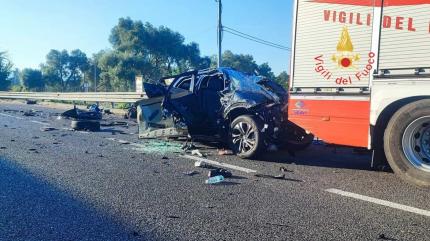 Un tată și fiicele sale au murit într-un accident în Italia. Mama, aflată și ea în mașină, în stare gravă