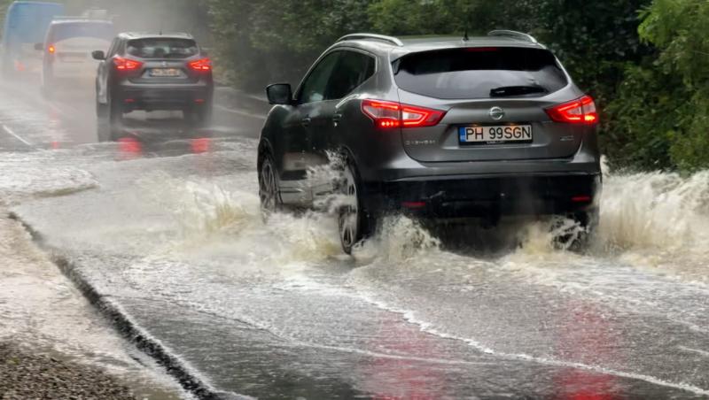 Ploi şi furtuni în jumătate de ţară. Cum va fi vremea în Bucureşti