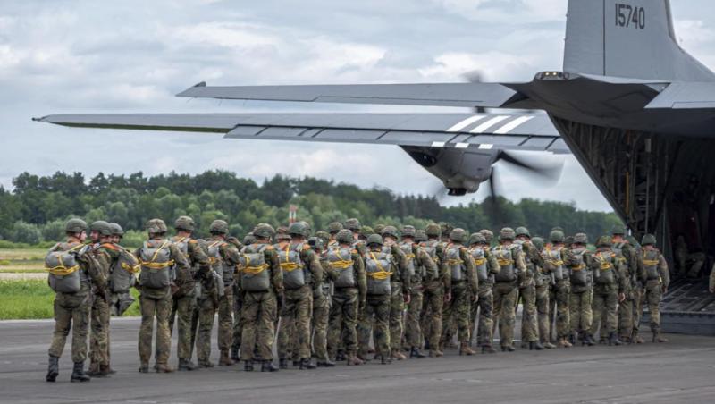 Manevre militare la granița NATO: Belarus trimite tancuri și trupe lângă Polonia și Lituania