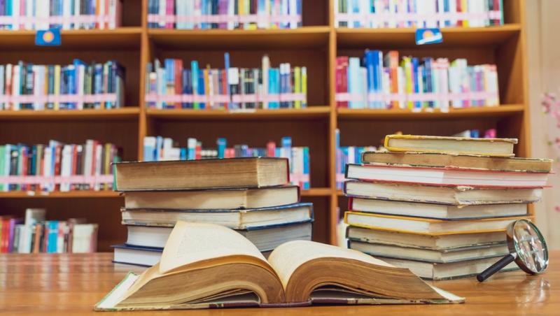 Un bărbat a returnat la bibliotecă o revistă după 132 de ani. La cât a ajuns amenda