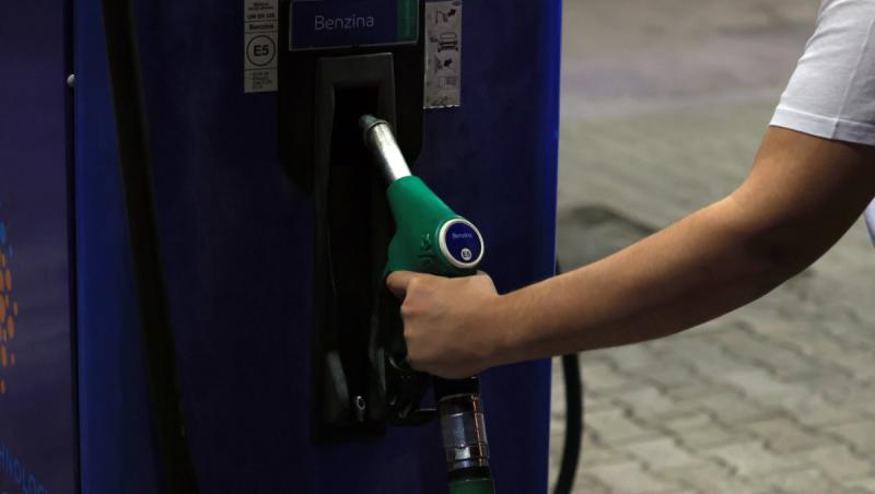 Țara în care șoferii fac coadă pentru benzină la 8,95 lei litrul