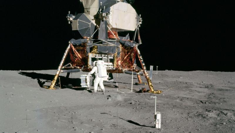 A cumpărat cu 995 de $ un obiect ajuns pe Lună, apoi l-a vândut cu 1,8 milioane. NASA a dat-o în judecată