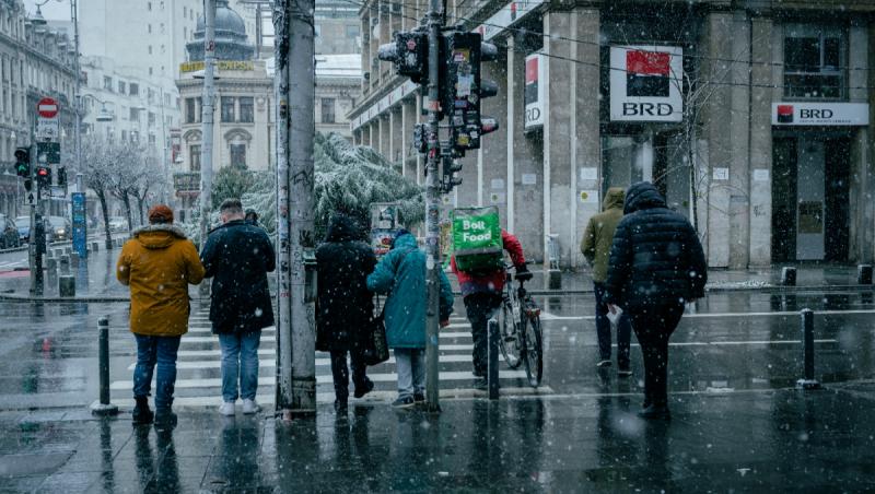 Vortexul polar dă vremea peste cap în următoarele zile. Frig, lapoviță şi ninsori, dar surpriza vine după