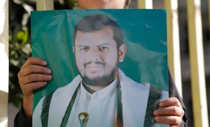 Portretul omului care a provocat criza mondială a petrolului. Șeful houthi care pune pe jar Orientul