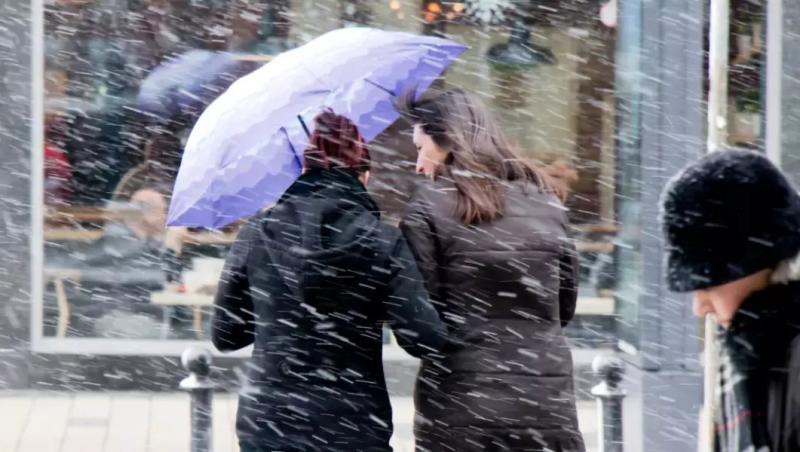 Un vortex polar aduce ploi şi ninsori peste România. Temperaturile scad cu 10°C sub normalul perioadei