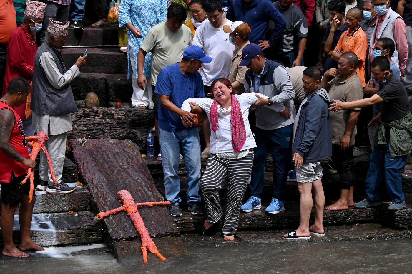 Nepal cere despăgubiri climatice de la China, SUA și India. Bilanțul a ajuns la 1.114 morți şi 4.000 dispăruţi
