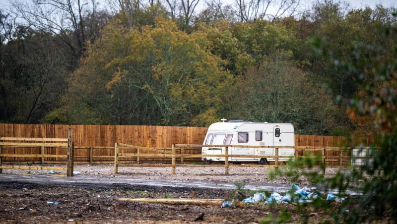 "Au călcat în picioare legea". 13 case, ridicate vizavi de cea mai mare fabrică de focoase nucleare din UK