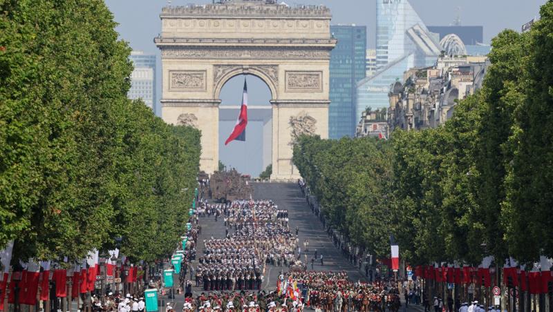Macron îi răspunde lui Trump, care vrea să construiască un Arc de Triumf în SUA: "Parisul rămâne Paris!"