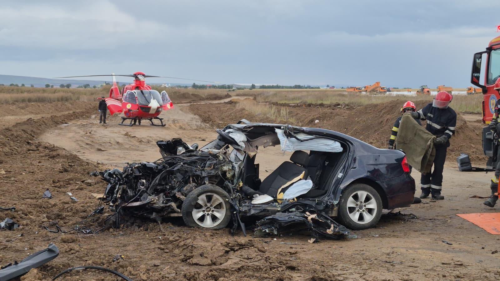 Moartea a venit cu 120 km/h. 3 vieți curmate într-o secundă la Iași, după ce o mașină s-a izbit de un camion