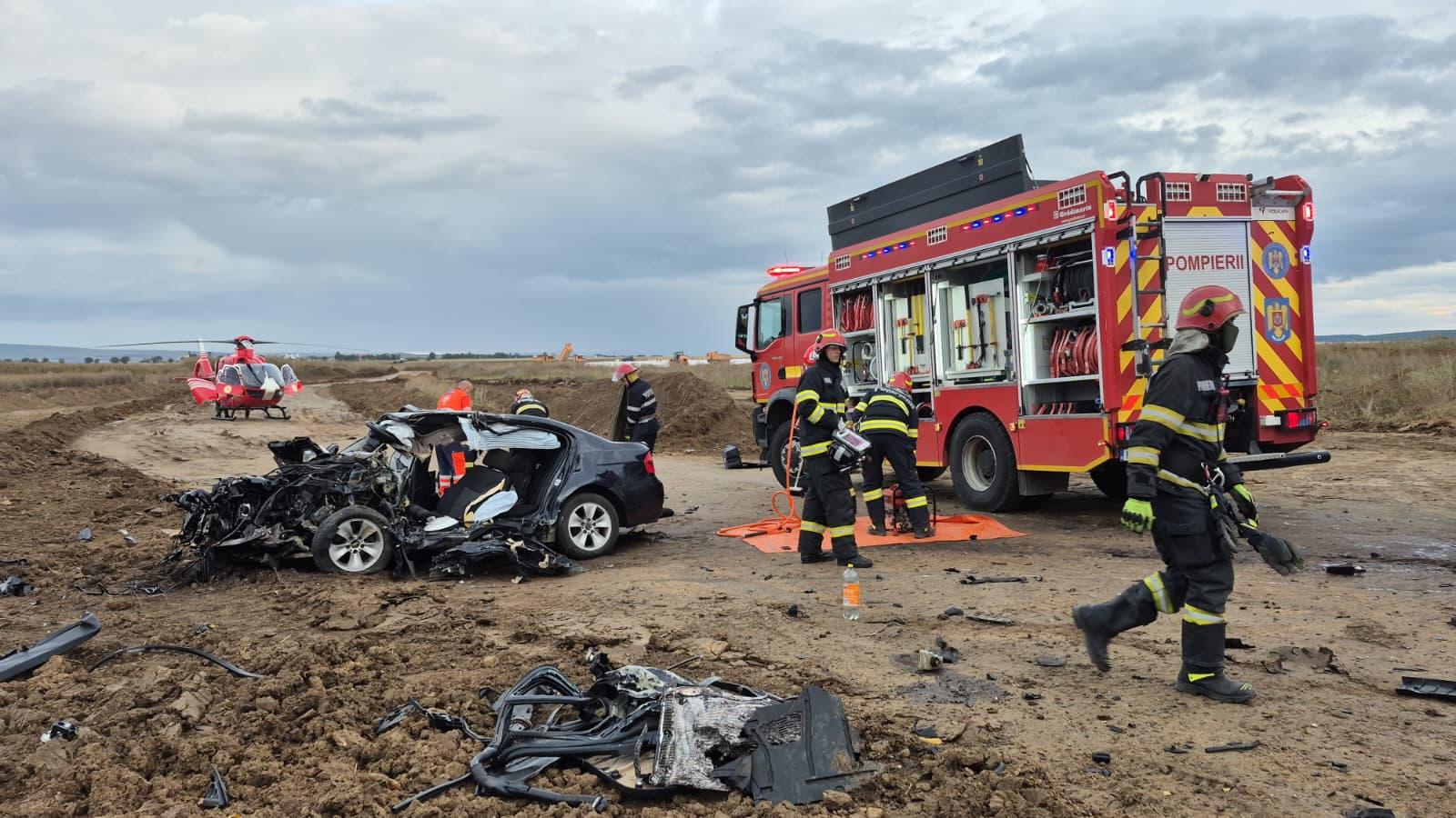 Moartea a venit cu 120 km/h. 3 vieți curmate într-o secundă la Iași, după ce o mașină s-a izbit de un camion