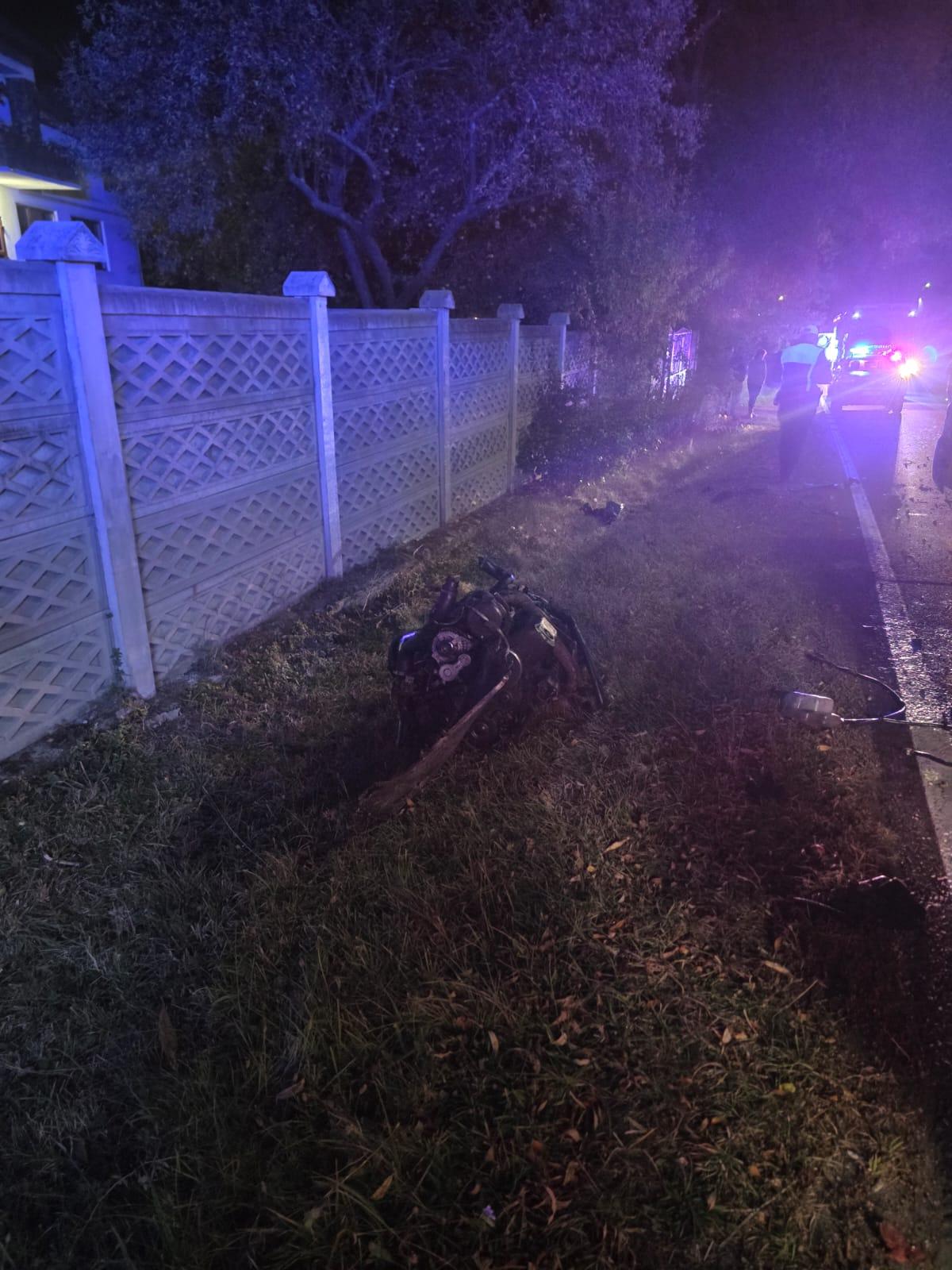 El este şoferul de 19 ani care a murit alături de prietenul său. "De ce mi l-ai luat, Doamne?"